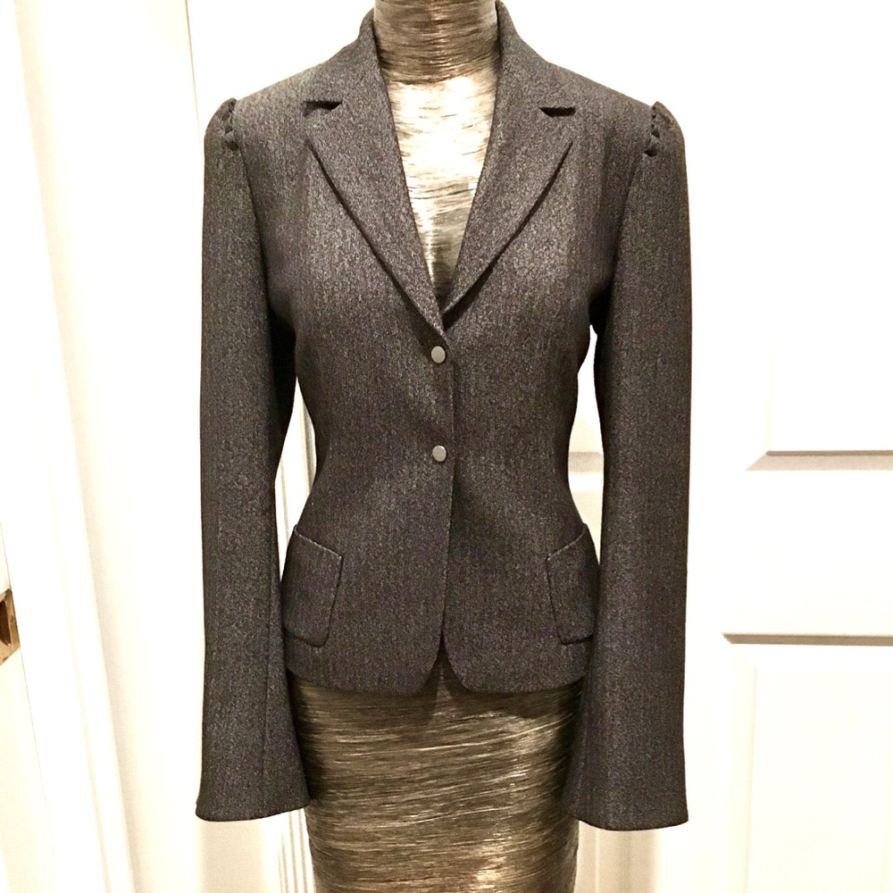 T Tahari fitted bell sleeved blazer in charcoal 4